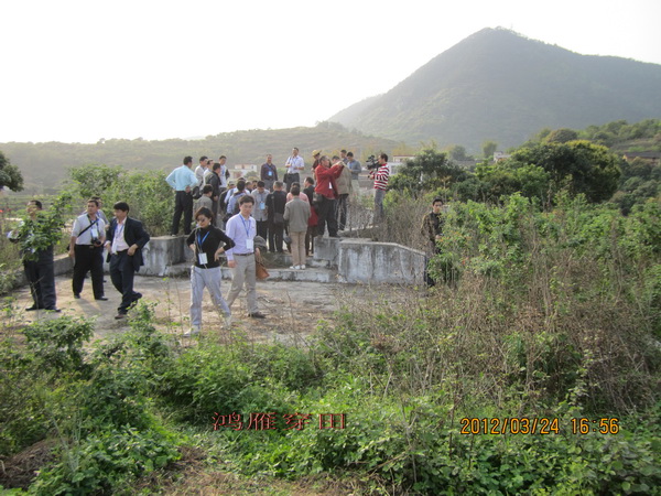 亥龙入首,立乾山巽向兼巳.